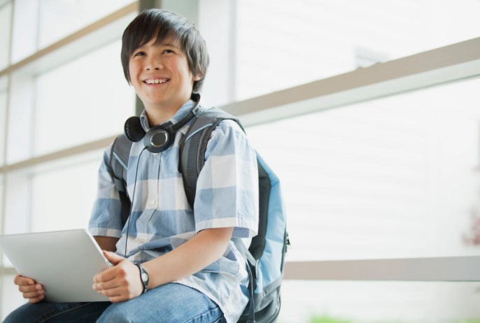 баланс между онлайн и оффлайн обучением для детей